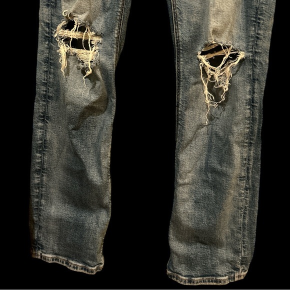 American Eagle Outfitters Women's Distressed Straight Leg Jeans Size 2 - Picture 3 of 8